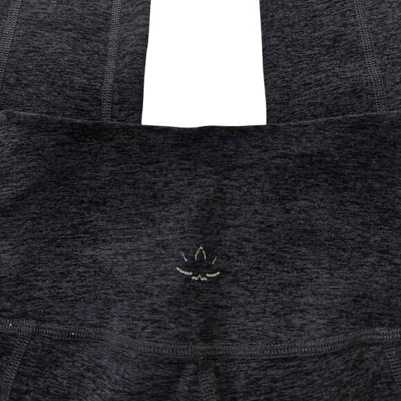 Beyond Yoga Charcoal High Rise Leggings w/ Side Pockets Women's Size Small | 5-9 - Picture 3 of 7